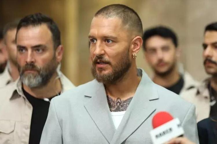 Uraz Kaygılaroğlunun yeni hali olay oldu