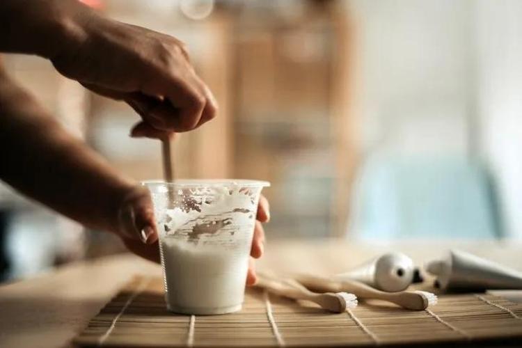 Klozet lekelerine 10 dakikada son veren tüyo; 3 malzemeli doğal çözüm…