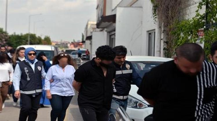 Adanada sahte pasaportla yakalanan organ ticareti davasında 9 sanığa tahliye