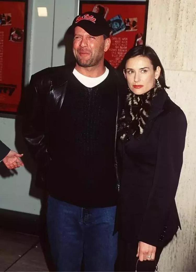 Bruce Willis arabasında görüntülendi Demi Moore sağlık durumunu açıkladı