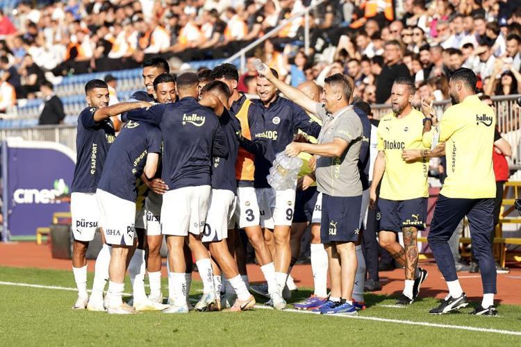 Cengiz Ünder, Ryan Kent değil Livakovic defterini kapattı Mourinho: Ali Koçtan istemeyeceğim