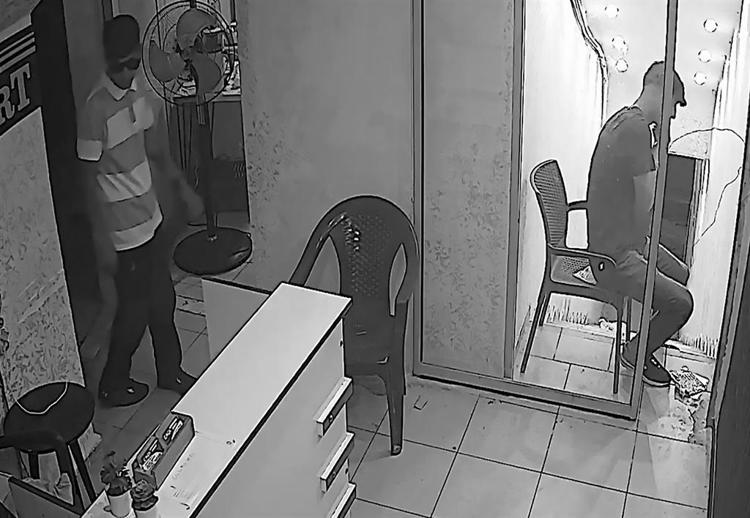 Gece vakti güneş gözlüğü takıp otel soydular