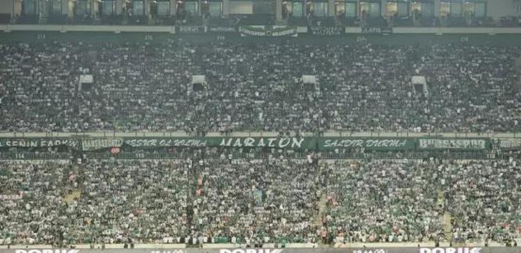 Bursaspor rekorlara doymuyor Muşspor karşısında bir kez daha seyirci rekoru kırıldı