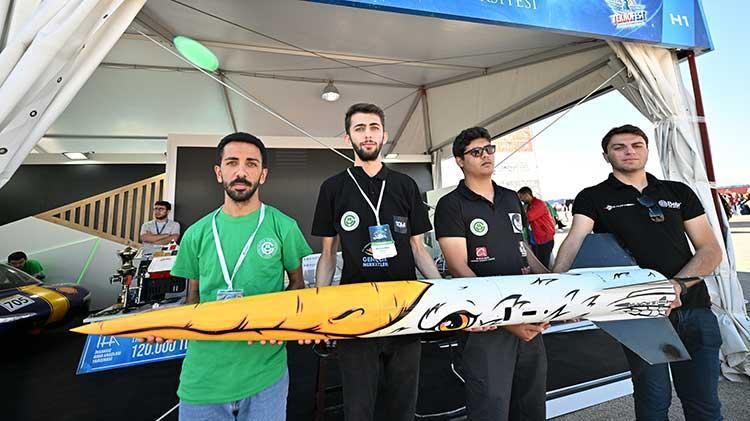 TEKNOFESTin 1,5 Adanası kendi evinde yarıştı: Burada bilim şenliği havası var Bir kere burayı gören büyüsüne kapılıyor
