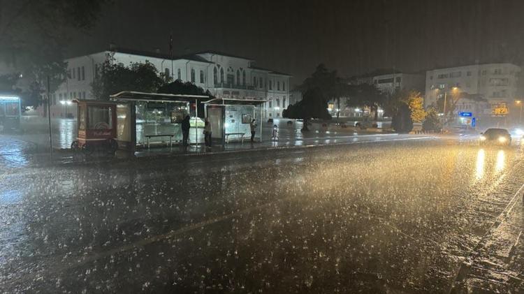 KUVVETLİ YAĞIŞ UYARISI