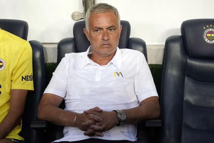 Cengiz Ünder, Ryan Kent değil 2 yeni transfer ayrılıyor Mourinho kapıyı gösterdi: Başka takım bulun