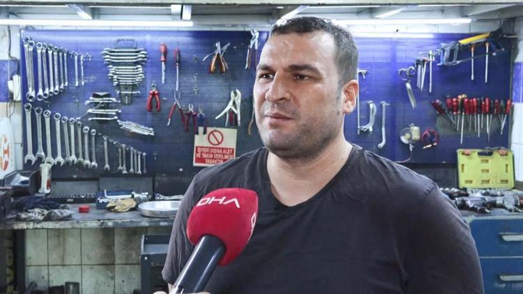 ELLERİNİ KOLLARINI SALLAYARAK GEZİYORLAR
