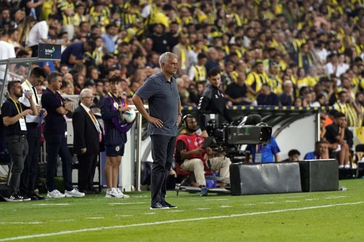 Samsunspor maçı öncesi Fenerbahçede alarm Mourinho 2 yeni transferi birden kesti