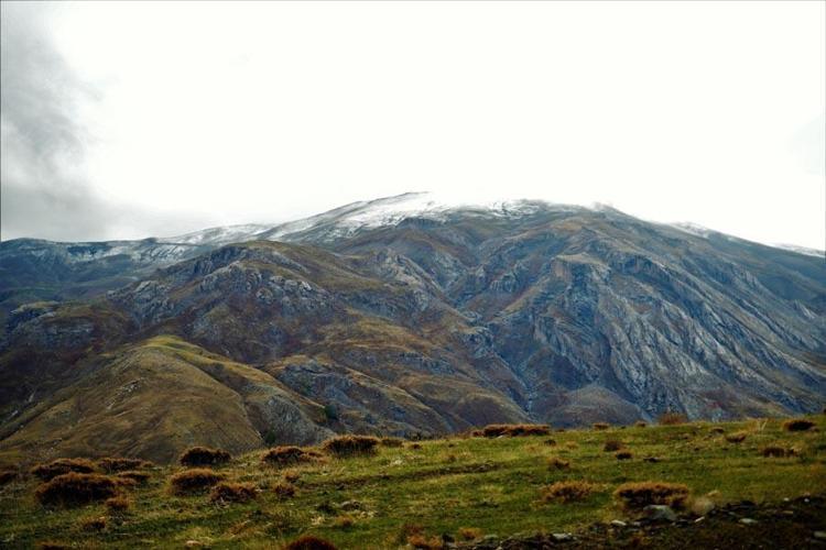 Muş’un yüksek kesimlerine mevsimin ilk karı yağdı