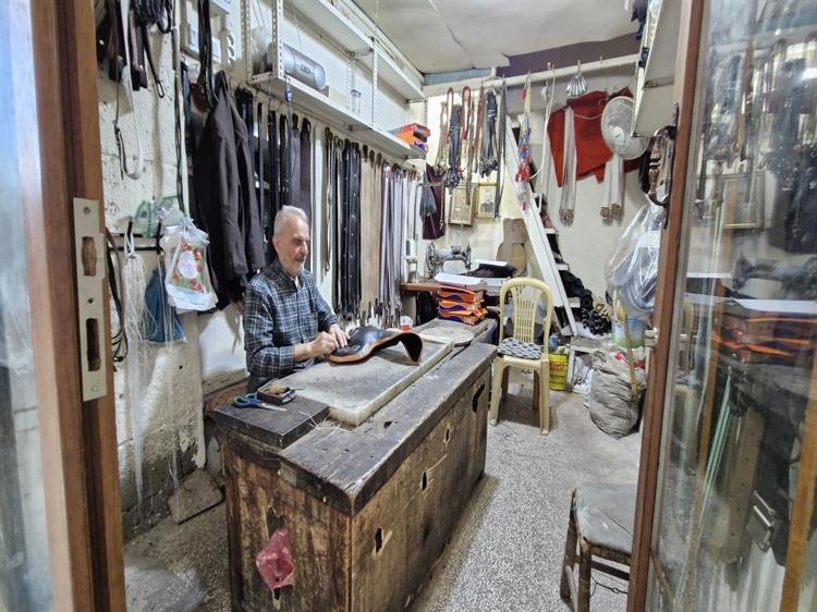 Diyarbakır 80 yıldır aynı mesleği yapan ustayı konuşuyor