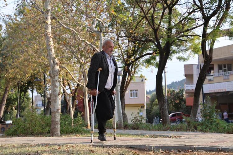 Tek bacağıyla 40 yıldır yaşıyor, tek bir hayali var
