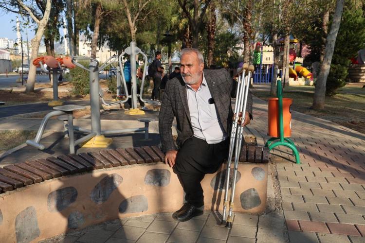 Tek bacağıyla 40 yıldır yaşıyor, tek bir hayali var