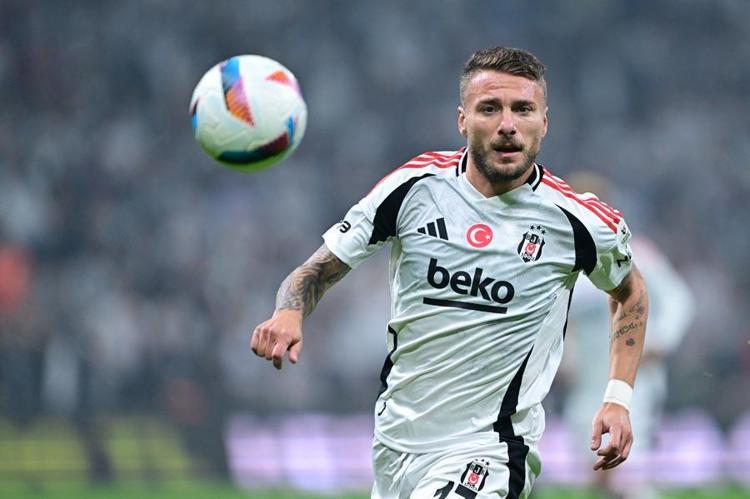 Beşiktaş Kasımpaşa maçında 4 gol 1 kırmızı kart Kartal başladı Paşa bitirdi