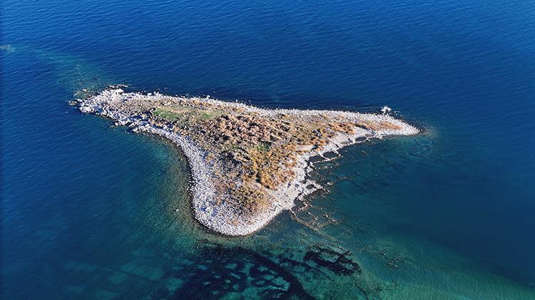 Van Gölü çekildi, su altındaki tarih gün yüzüne çıktı Çıplak gözle de görülebiliyor