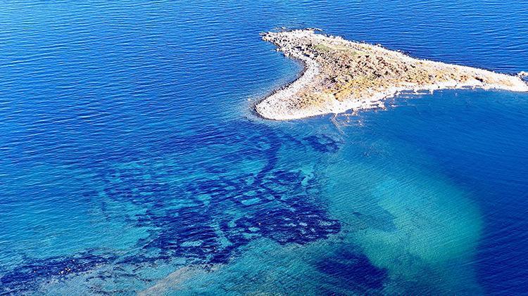 Van Gölü çekildi, su altındaki tarih gün yüzüne çıktı Çıplak gözle de görülebiliyor