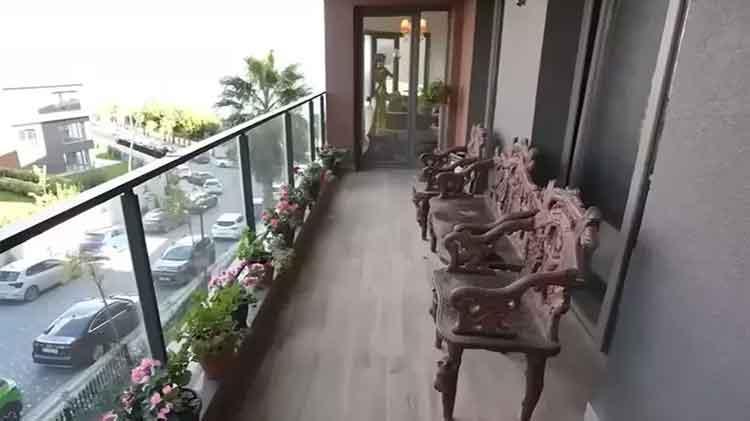 Ünlü oyuncu Ümit Oğuz, evinin kapılarını Evim Şahaneye açtı
