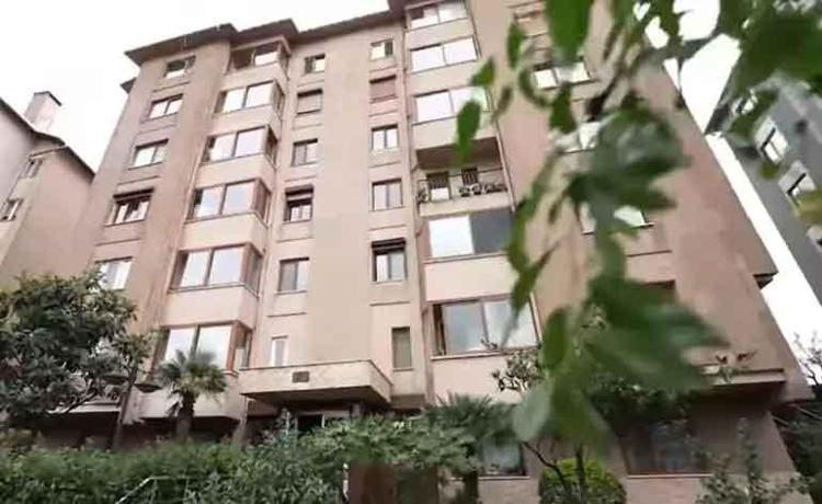Ünlü oyuncu Ümit Oğuz, evinin kapılarını Evim Şahaneye açtı