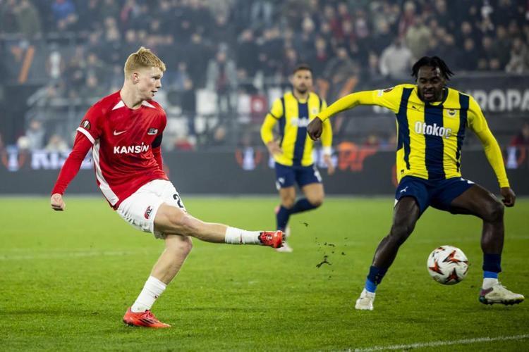 Fenerbahçe, AZ Alkmaara boyun eğdi
