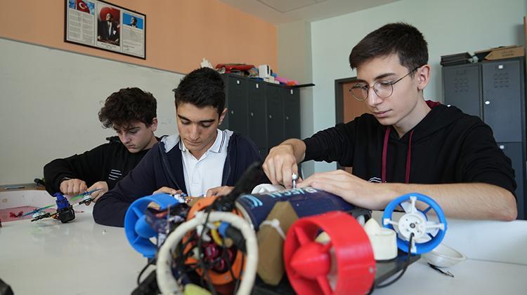 Kocaelide lise öğrencileri geliştirdi Askeri ve tehlikeli görevlere de uygun