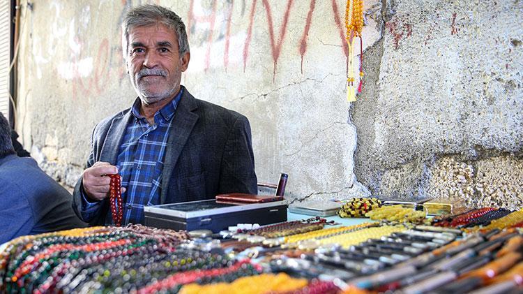 Adıyamanda tespih meraklıları burada buluşuyor: Birbirinden farklı ürünleri meraklılarının beğenisine sunuluyor