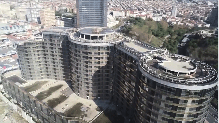 Fadıl Akgündüzün inşasını bitiremediği Caprice Gold satışa çıkarıldı Fiyatı belli oldu
