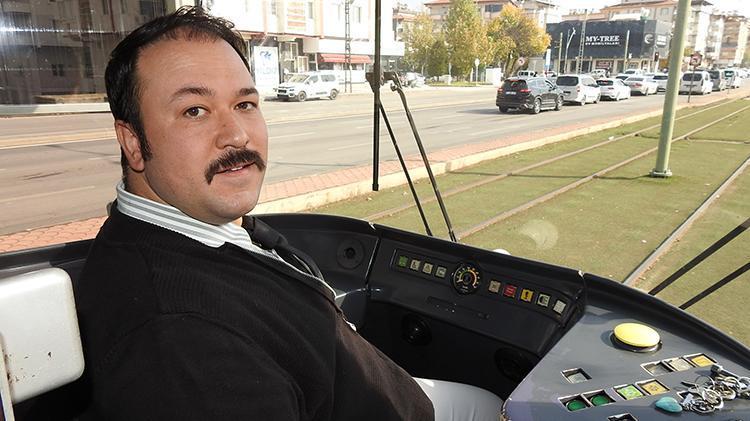 Karı koca aynı hatta vatman Gurur verici