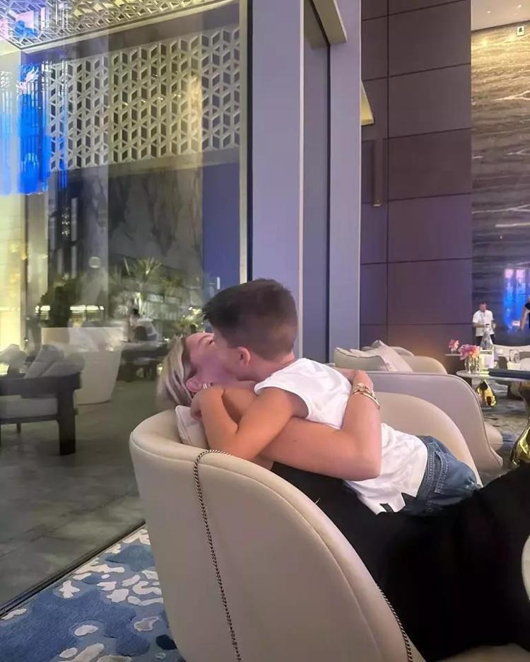 Hadise yeğeni Melik Hamzayı bu sözlerle seviyor