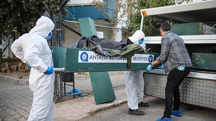 Antalyada evde ölü bulunan 3 kardeşin ailesi cenazesini almaya gelemeyecek