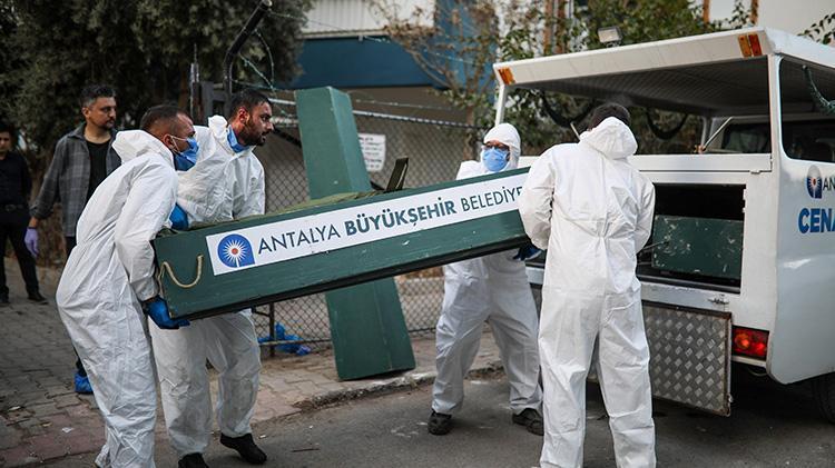 Antalyada evde ölü bulunan 3 kardeşin ailesi cenazesini almaya gelemeyecek