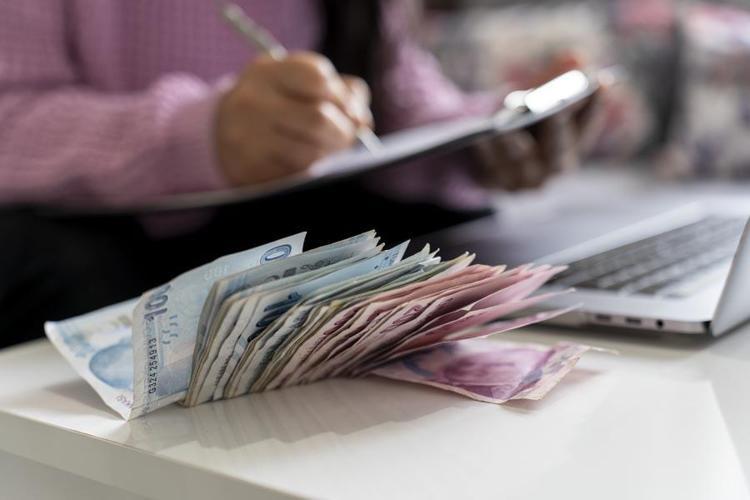 Emekli ve memur maaşı zammı ocakta ne kadar olacak Enflasyon tahmini tüm hesapları değiştirdi: İşte yeni zam oranları