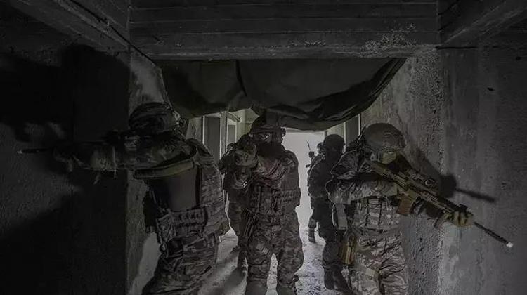 Muharebe alanında sıhhi müdahale eğitimleri veriliyor