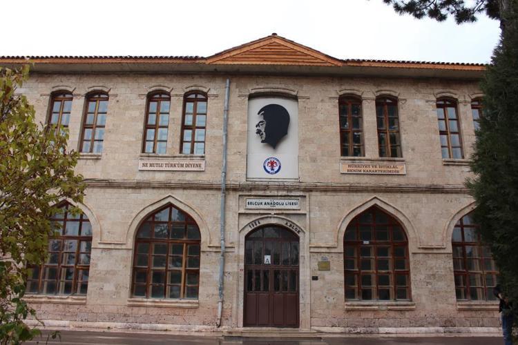 Sivasta 108 yıllık tarihi lise tarihi dokusu bozulmadan eğitim vermeye devam ediyor