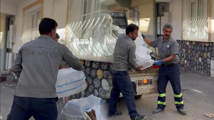 Gaziantepte ihtiyaç sahiplerine sosyal yardım desteği: Budanan ağaçlar ihtiyaç sahiplerine yakacak oluyor