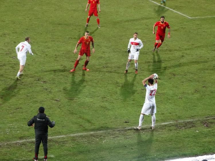 Karadağa 3-1 yenildik, ortalığı karıştıracak sözler: Geç bunları korkak Montella