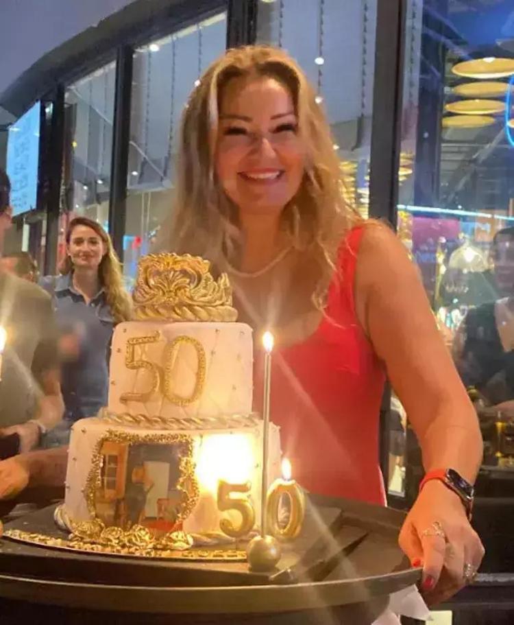Instagram hesabından mutlu anlarını paylaşan Pınar Altuğ şu notu yazmıştı: