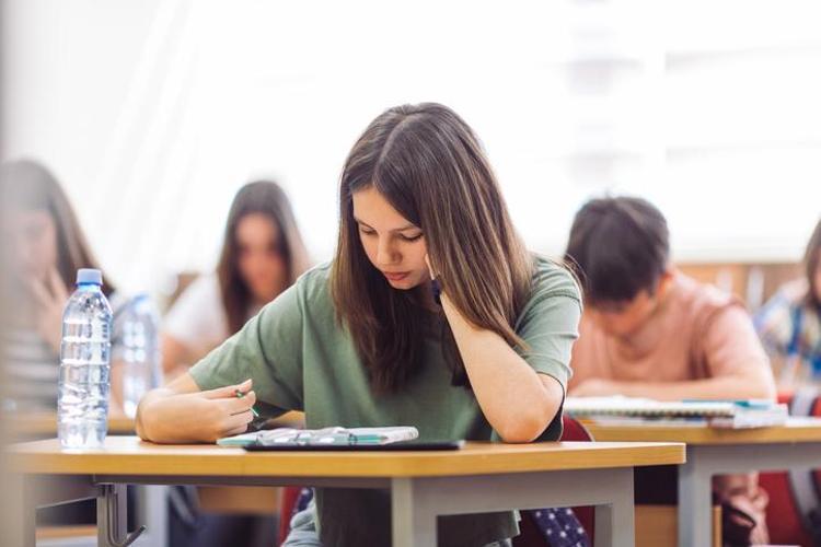 BAZI ADAYLAR YKSDE KENDİ ALANLARINI YAPAMADILAR