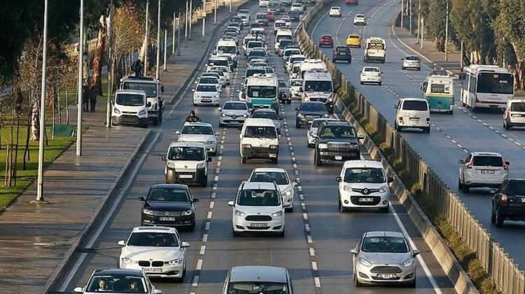 Noterlerle sigortacılar arasında ücret kavgası: Kesilen her trafik sigortasından noterlere 2 lira ödeyecek