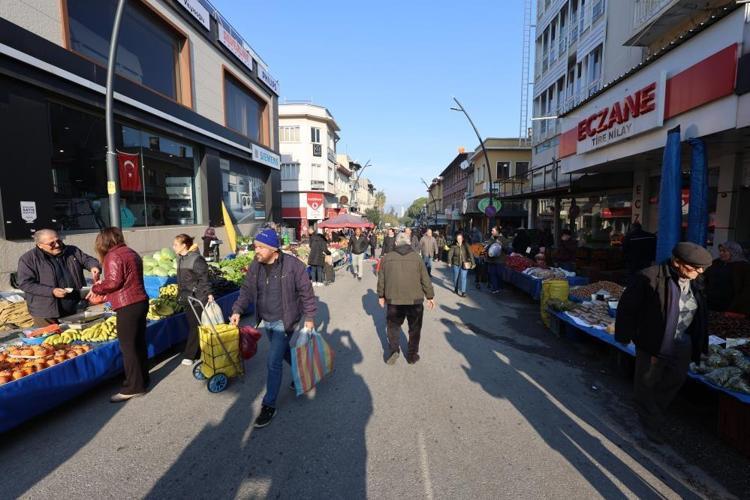 Her sokak başında tezgah var, dile kolay 2 bin tezgah