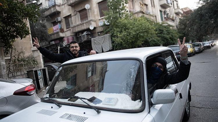 Suriyede bir devrin sonu: 61 yıllık Baas rejimi çöktü Rusya: Esad ülkeyi terk etti