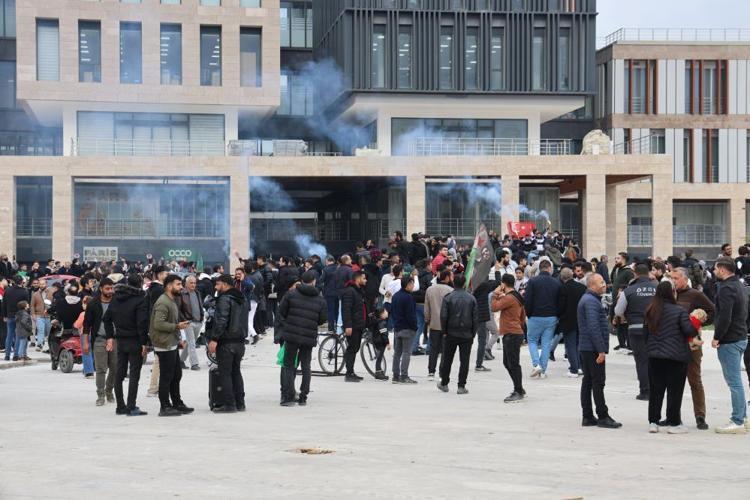 Türkiyedeki Suriyeliler Esadın devrilişini kutladı Dünya, Esadın çöküşünü böyle gördü