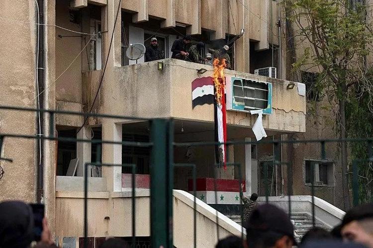 DÜNYA BASINI ESADIN DÜŞÜŞÜNÜ BÖYLE BİLDİRDİ