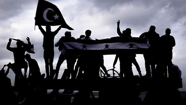 Türkiyedeki Suriyeliler Esadın devrilişini kutladı Dünya, Esadın çöküşünü böyle gördü