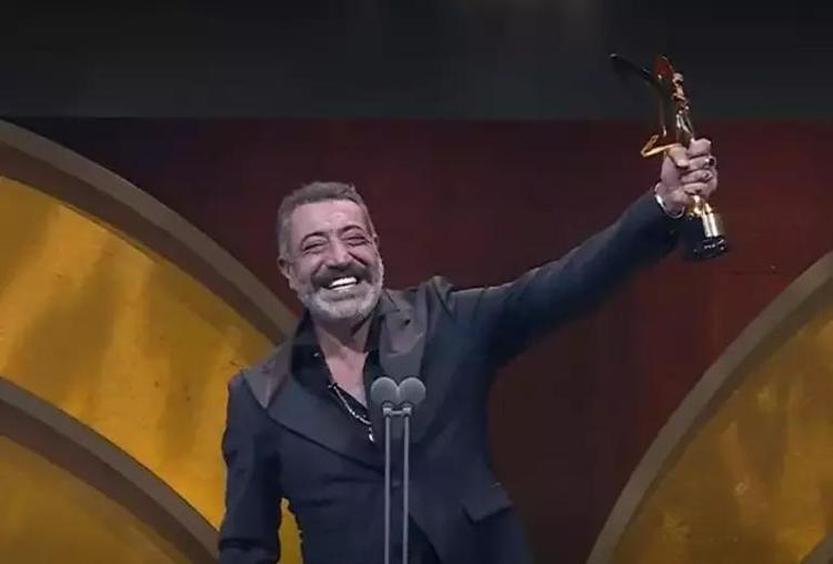 EN İYİ ARABESK FANTEZİ ERKEK SANATÇI: HAKAN ALTUN -