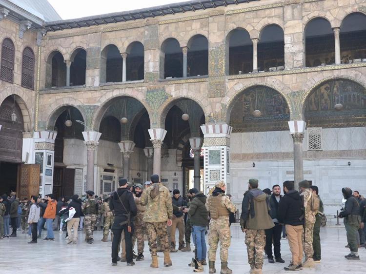 Suriyede 61 sonra bir ilk Esad Rusyaya kaçtı, yeraltı hapishanesi ortaya çıktı, kimseye ulaşılamıyor