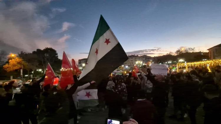 Suriyede 61 sonra bir ilk Esad Rusyaya kaçtı, yeraltı hapishanesi ortaya çıktı, kimseye ulaşılamıyor