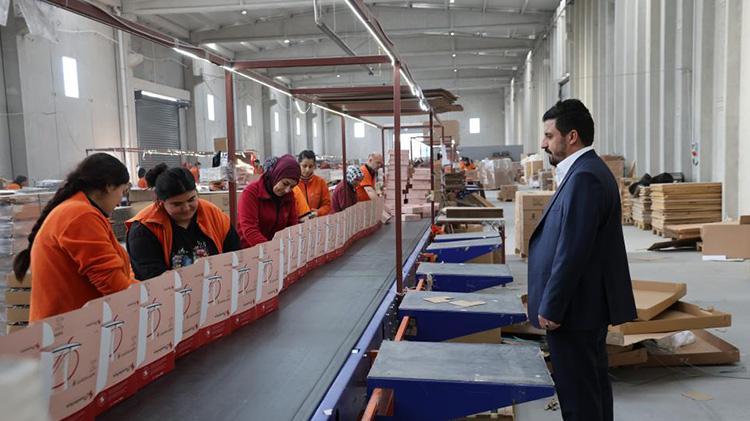Eskişehirde bir girişimci eşinin bileziğini bozarak girdiği işte şimdi 750 kişiyi istihdam ediyor