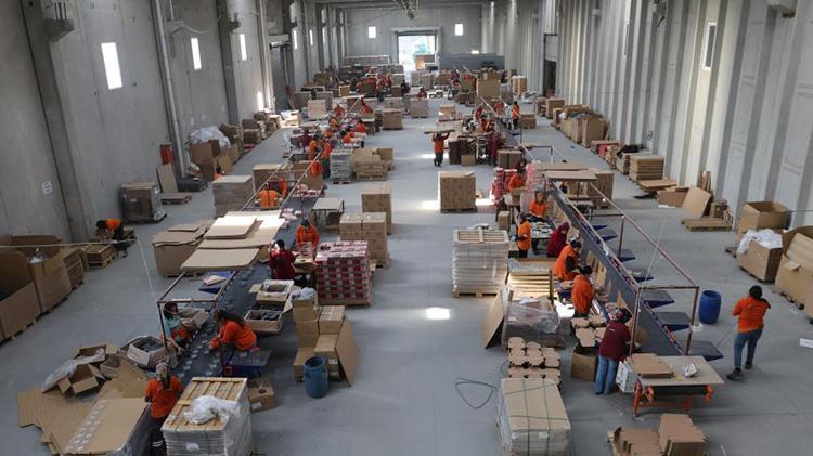 Eskişehirde bir girişimci eşinin bileziğini bozarak girdiği işte şimdi 750 kişiyi istihdam ediyor