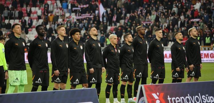 Barış Alper Yılmaz ve Osimhen depremi Forma giyemeyecek, Batshuayi’ye gün doğdu