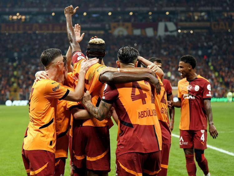 Galatasarayda ilk ayrılık belli oldu Ziyech yerine yıldız isim Yunanistana gidiyor