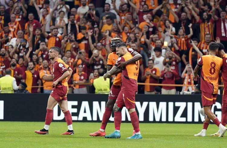 Galatasarayda ilk ayrılık belli oldu Ziyech yerine yıldız isim Yunanistana gidiyor